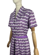 Load image into Gallery viewer, 1940’s 1950’s Horrockses Crisp Cotton Day Dress in Purple, White and Black - Bust 40