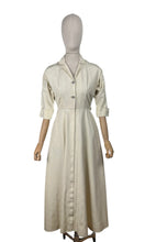 Load image into Gallery viewer, Original 1940's 1950's Cream Grosgrain Zip Fronted Housecoat by Evelyn Pearson - Bust 34 *