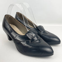 Load image into Gallery viewer, Original 1930's 1940's Inky Black Leather Court Shoes with Punch Detail - UK 5 5.5
