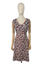 Load image into Gallery viewer, Original 1940's CC41 Brown and White Cotton Apron in Floral Print - Bust 34 36