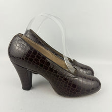 Load image into Gallery viewer, Original 1940's Vanity Brown Leather Mock Croc High Court Shoes - UK 5.5 6 *