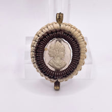 Load image into Gallery viewer, Original 1940's Cream and Brown Wartime Make Do and Mend Wire Brooch with Cameo Button Middle