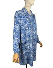 Load image into Gallery viewer, Original Volup 1940's White and Blue Long Sleeved Linen Smock Blouse - Bust 40 42