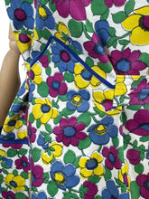 Load image into Gallery viewer, Original Volup 1940's Floral Cotton Apron - Great Chore Dress - Would Make A Great Summer Dress - Bust 42 44 *