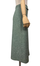 Load image into Gallery viewer, Original 1940's Green and White Tweed Pleated Skirt with Pocket - Waist 27"