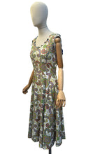 Load image into Gallery viewer, Original Late 1940's Vibrant Cotton Sundress with Paste Trim and Pocket - Bust 38