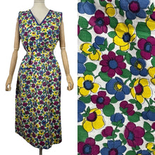 Load image into Gallery viewer, Original Volup 1940's Floral Cotton Apron - Great Chore Dress - Would Make A Great Summer Dress - Bust 42 44 *
