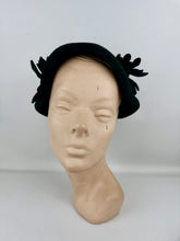 Load image into Gallery viewer, Original 1950’s Bottle Green Felt Hat With Pretty Felt Flower Trim *
