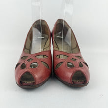 Load image into Gallery viewer, Original 1940's A Krayson Model Red Leather Peeptoe Court Shoes - UK 4