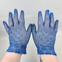 Load image into Gallery viewer, Original 1940's 1950's Bright Blue Cotton Crochet Gloves with Pretty Detailing - Size 6