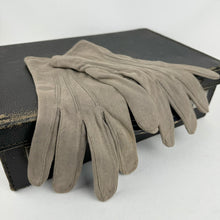 Load image into Gallery viewer, Original 1940's or 1950's Men's Grey Cotton Gloves by Dents Duplex - Size 7 7.5 *