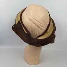 Load image into Gallery viewer, Original 1940’s Natural Straw Hat with Open Crown and Grosgrain Trim and Bow