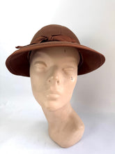 Load image into Gallery viewer, Original 1930's Rust Felt Hat with Grosgrain Bow Trim - Phantom - The Personality Hat *