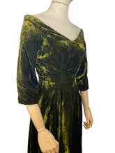 Load image into Gallery viewer, Original 1930's Off the Shoulder Moss Green Velvet Full Length Evening Dress - Bust 33 34 *