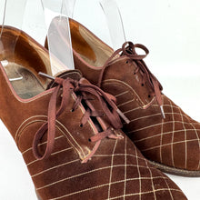 Load image into Gallery viewer, Original Late 1930's or Early 1940's Clarks Chocolate Brown Lace Up Shoes - Size 6 6.5