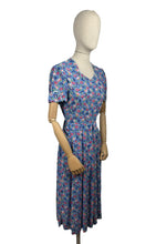 Load image into Gallery viewer, Original 1940's Classic Cotton Day Dress in Blue, Purple, Pink and White - Bust 34”