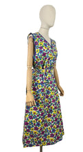 Load image into Gallery viewer, Original Volup 1940's Floral Cotton Apron - Great Chore Dress - Would Make A Great Summer Dress - Bust 42 44 *