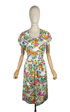 Load image into Gallery viewer, Reproduction 1940's Novelty Print Cotton Day Dress - Tropical Themed Print - Bust 37 *