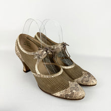 Load image into Gallery viewer, Original 1930's Snakeskin and Mesh Brown and Cream Lace Up Shoes - Size 5 5.5 Narrow *