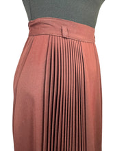 Load image into Gallery viewer, Original 1940's Warm Brown Lightweight Wool Pleated Skirt - Waist 24