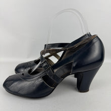 Load image into Gallery viewer, Original Deadstock 1940's Navy Blue Leather Peep Toe Shoes - UK 4 or 4.5