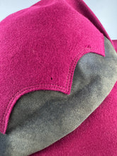 Load image into Gallery viewer, Original 1940's Burgundy Felt Fedora Hat with Grey Leather Scalloped Trim and Bow Detail