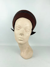 Load image into Gallery viewer, Original 1940’s Warm Brown Felt Bonnet Hat with Lacquered Raffia Trim *