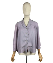 Load image into Gallery viewer, Wounded But Wearable Original Volup 1940's Crepe Blouse in Mauve - Bust 42 44