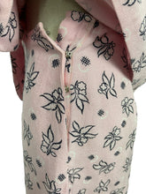 Load image into Gallery viewer, Original 1940's CC41 Pink, Black and White Moygashel Linen Suit - Bust 34
