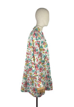 Load image into Gallery viewer, Originla 1940's White Cotton Smock with Bright Floral Print - Bust 38 *