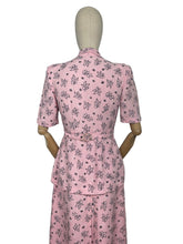 Load image into Gallery viewer, Original 1940's CC41 Pink, Black and White Moygashel Linen Suit - Bust 34