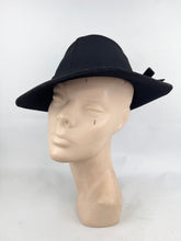 Load image into Gallery viewer, Original Late 1930's or Early 1940's Black Felt Fedora Hat by Jacoll