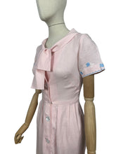 Load image into Gallery viewer, Original 1950's Baby Pink Linen Wiggle Dress by Ros Comain with Blue and White Floral Embroidery - Bust 32 34 *