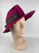 Load image into Gallery viewer, Original 1940's Burgundy Felt Fedora Hat with Grey Leather Scalloped Trim and Bow Detail