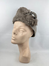 Load image into Gallery viewer, Original 1930's Marshall & Snelgrove Grey Felt High Hat with Rabbit Fur Trim