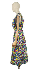 Load image into Gallery viewer, Original Volup 1940's Floral Cotton Apron - Great Chore Dress - Would Make A Great Summer Dress - Bust 42 44 *