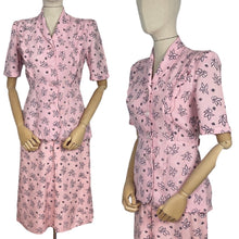 Load image into Gallery viewer, Original 1940's CC41 Pink, Black and White Moygashel Linen Suit - Bust 34