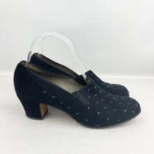 Load image into Gallery viewer, Original 1940's Black Suede Court Shoes with Pretty Stitch Detail - UK 5 5.5