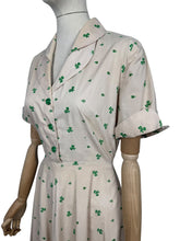Load image into Gallery viewer, Original 1940's 1950's Beige Cotton Day Dress with Vibrant Green Bow Embroidery - Bust 38 *