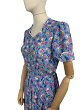 Load image into Gallery viewer, Original 1940's Classic Cotton Day Dress in Blue, Purple, Pink and White - Bust 34”