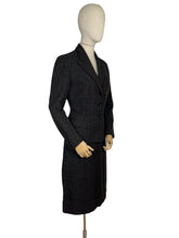 Load image into Gallery viewer, Original 1940's Jolly & Son Limited Tweed Wool Suit in Black, Green and Rust Check - Bust 36 37