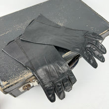 Load image into Gallery viewer, Original 1940's CC41 Deadstock Soft Black Leather Gloves - Size 6