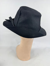 Load image into Gallery viewer, Original Late 1930's or Early 1940's Black Felt Fedora Hat by Jacoll