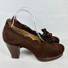 Load image into Gallery viewer, Original 1940's CC41 High Style Platform Shoes with Scalloped Edge - UK 5.5 6
