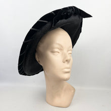 Load image into Gallery viewer, Original 1940's Large Black Straw Sunhat with Velvet Ribbon Trim *
