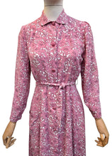 Load image into Gallery viewer, Original 1940’s Pink and White Floppy Cotton Belted Day Dress - Bust 36