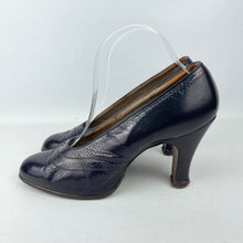 Load image into Gallery viewer, Original 1930's 1940's Navy Leather High Court Shoes - UK 6