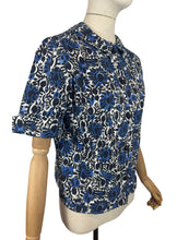 Load image into Gallery viewer, Original 1950's Short Sleeved Cotton Shirt in Black, Blue and White - Bust 36