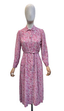 Load image into Gallery viewer, Original 1940’s Pink and White Floppy Cotton Belted Day Dress - Bust 36