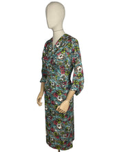 Load image into Gallery viewer, Beautiful Vintage Jeannie Brand Jersey Bold Floral Wiggle Dress - Bust 38 40